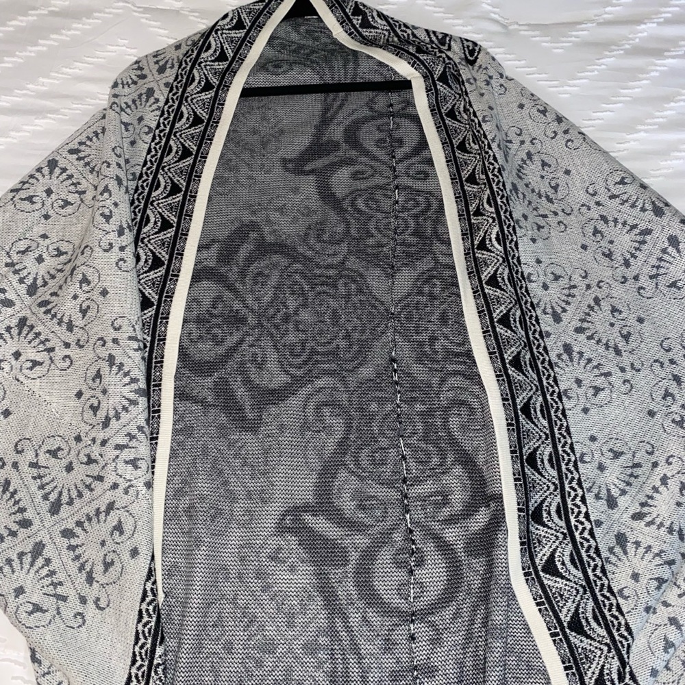 Black and White Printed Kimono